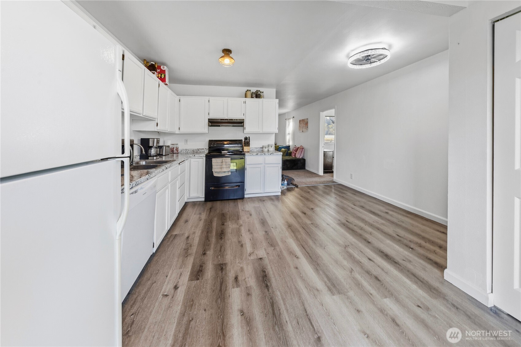 6505 Stewart Avenue Property Photo 8