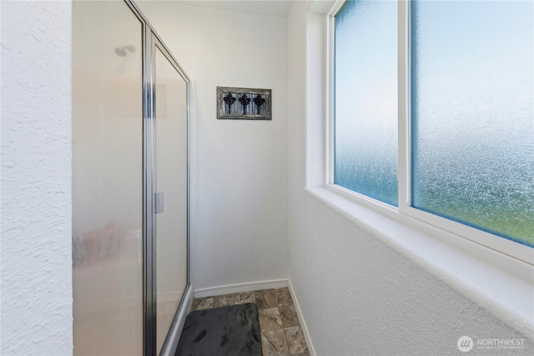 6505 Stewart Avenue Property Photo 17