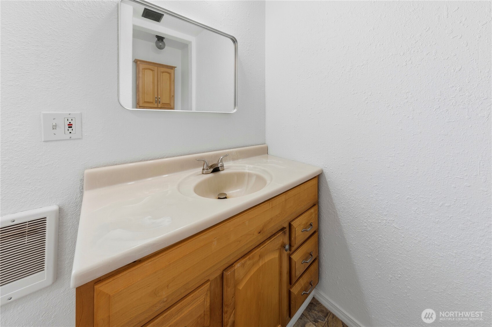 6505 Stewart Avenue Property Photo 18