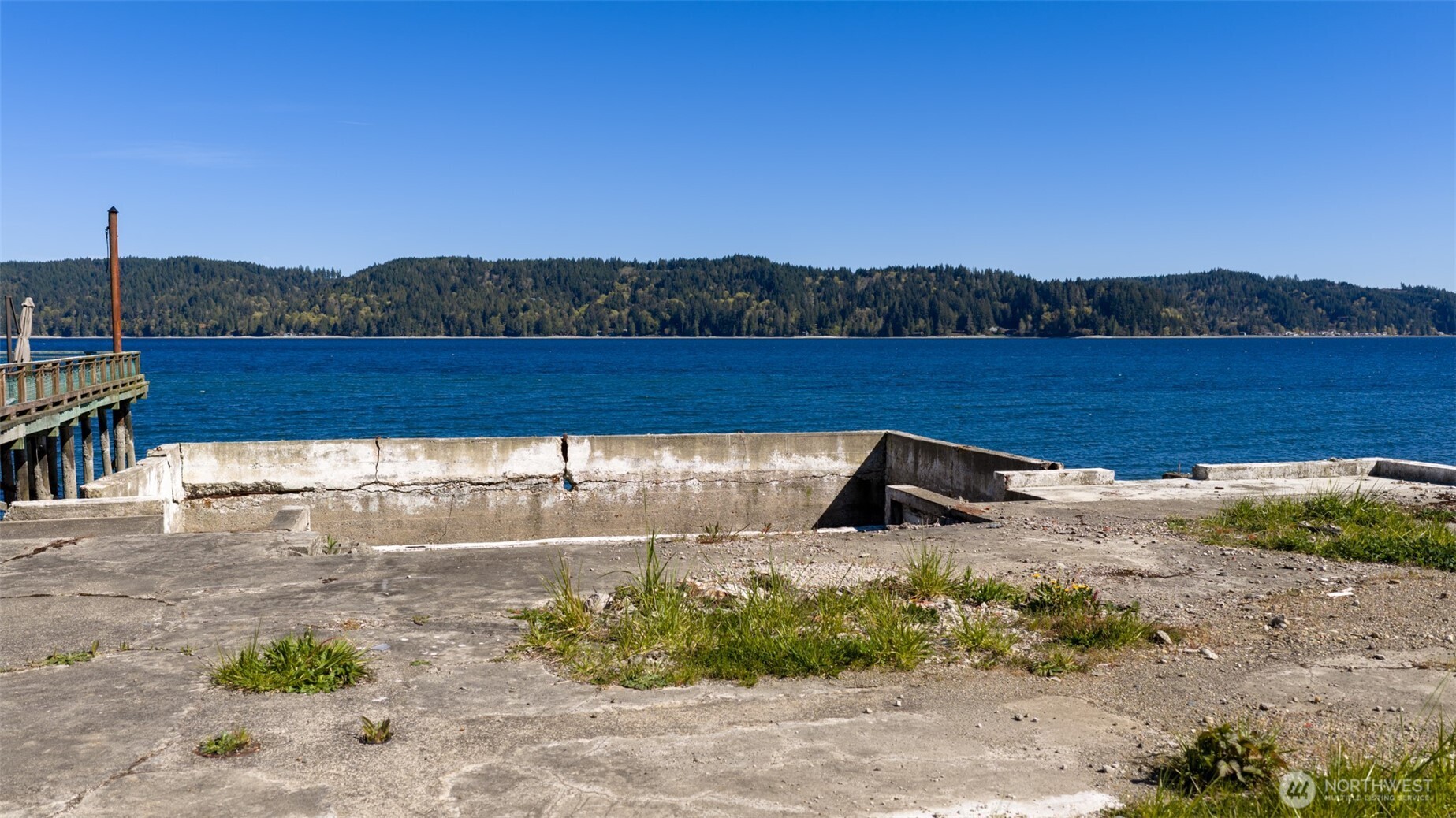 24050 N Us Highway 101 Property Photo 2