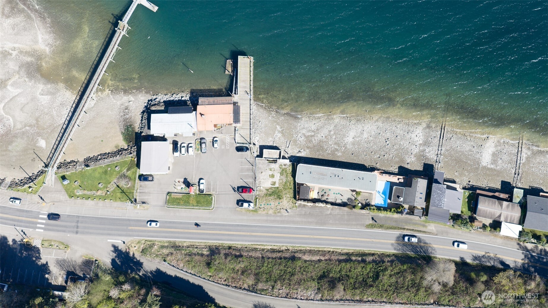 24050 N Us Highway 101 Property Photo 3