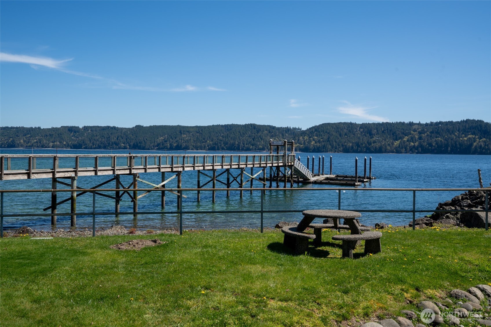 24050 N Us Highway 101 Property Photo 9