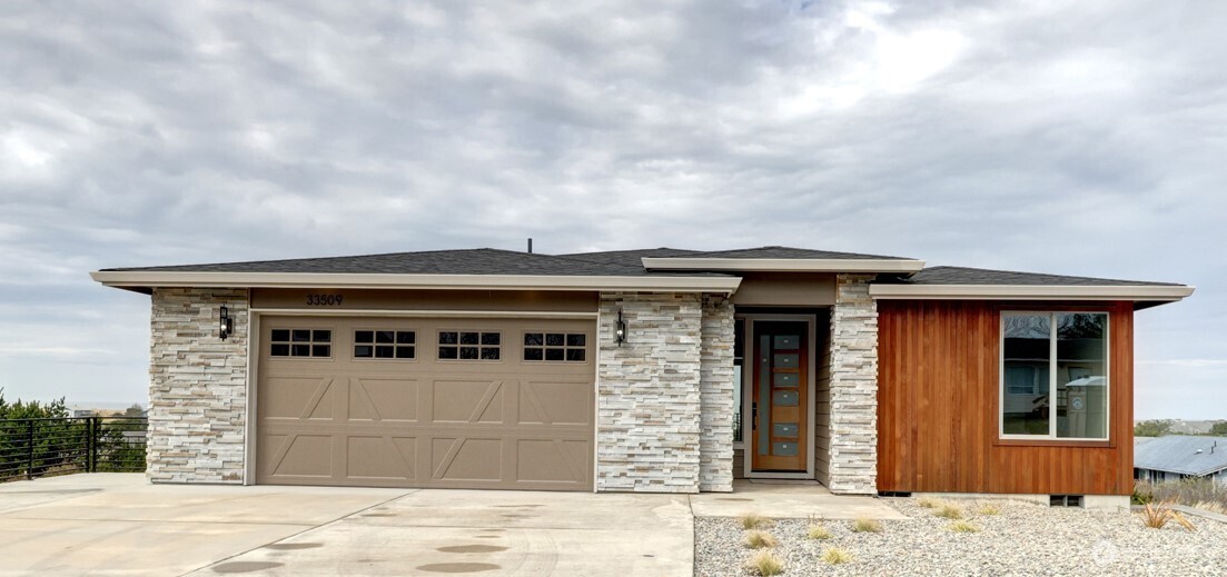 33509 J Place Property Photo 2