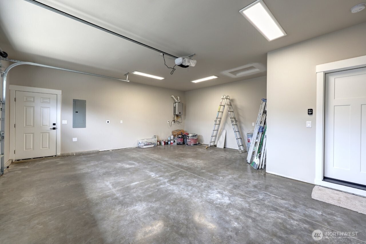 33509 J Place Property Photo 10