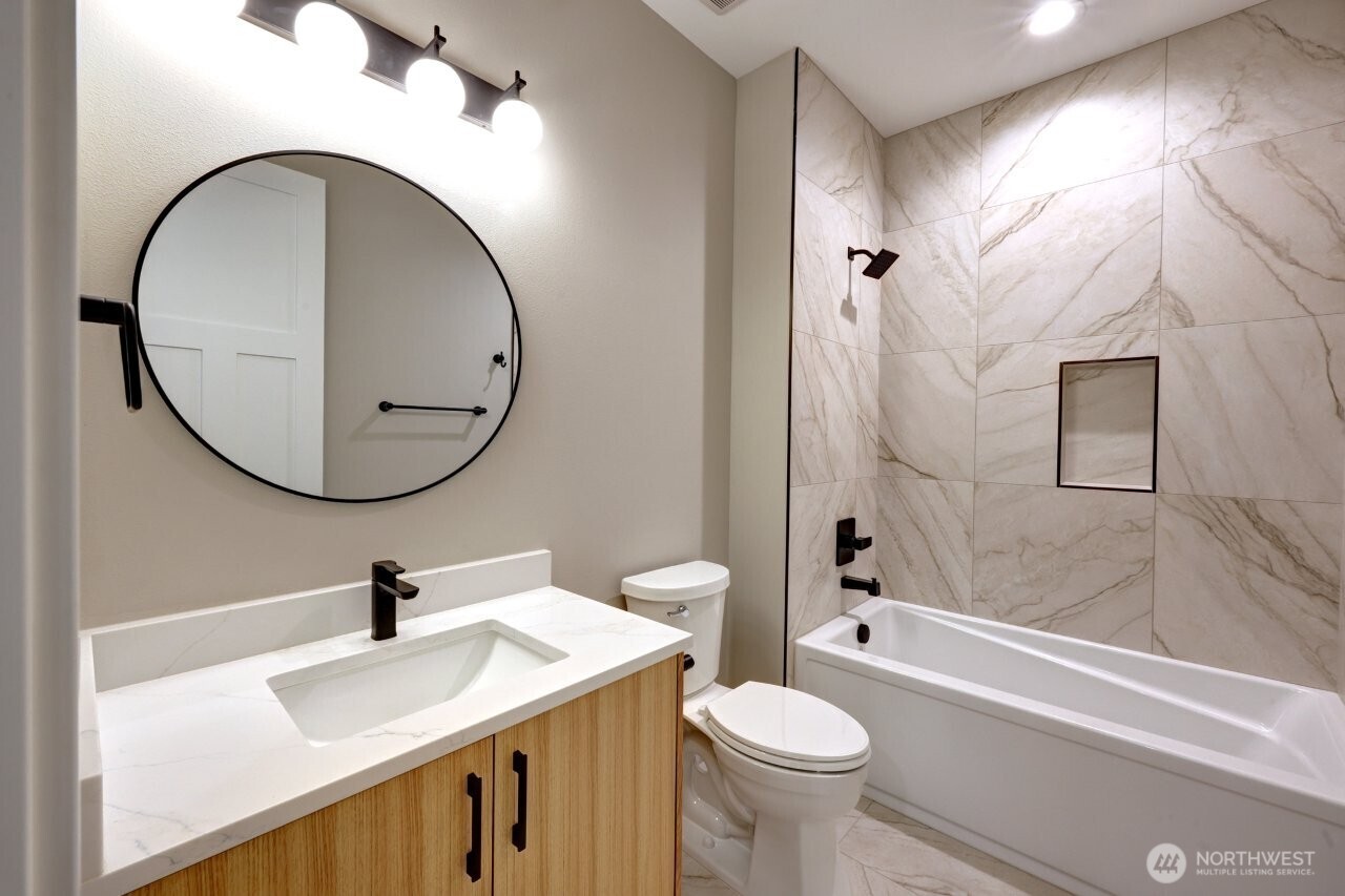 33509 J Place Property Photo 11