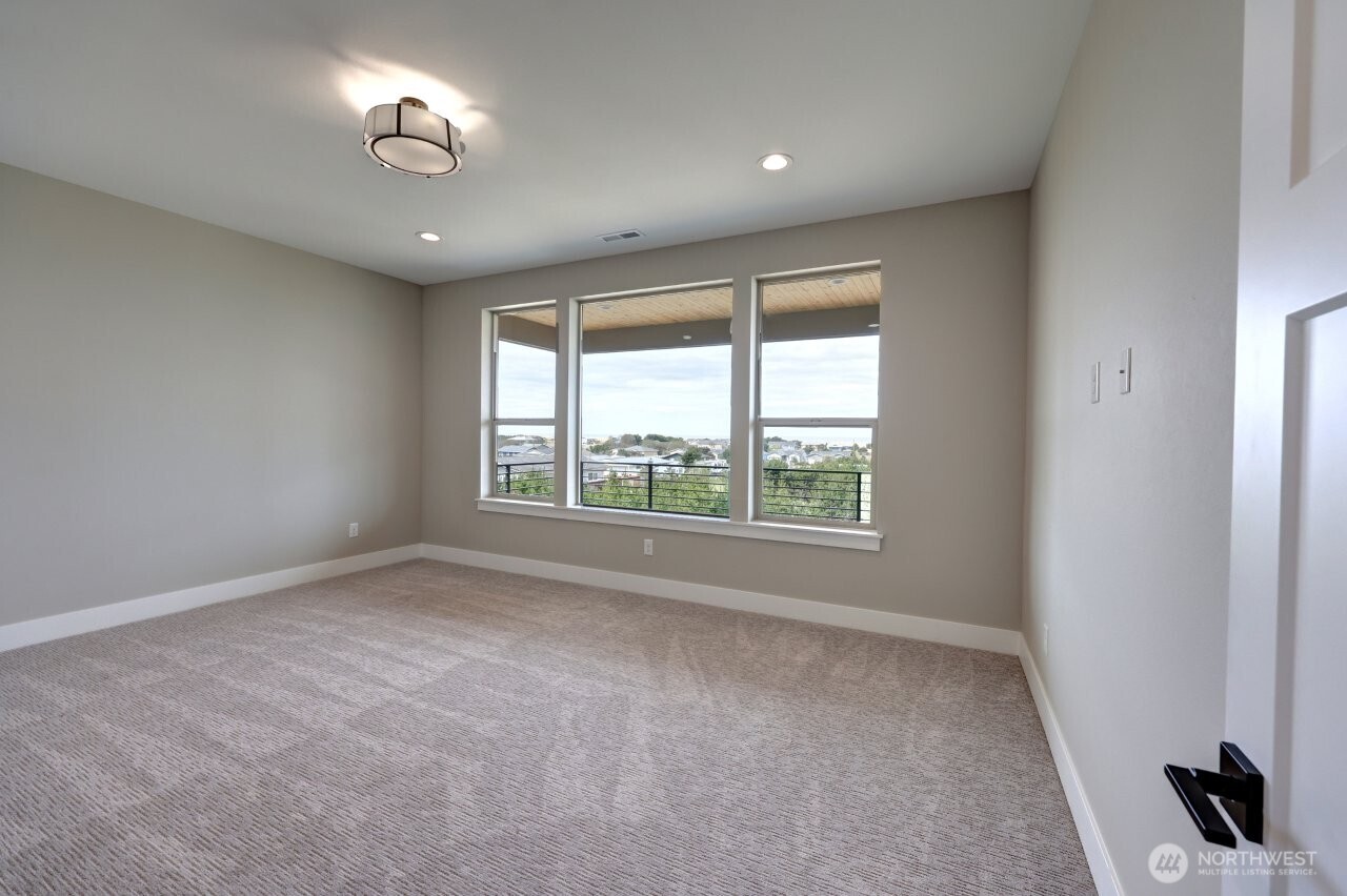 33509 J Place Property Photo 22