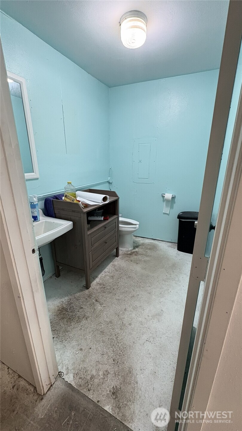 501 E 34th Street Property Photo 10