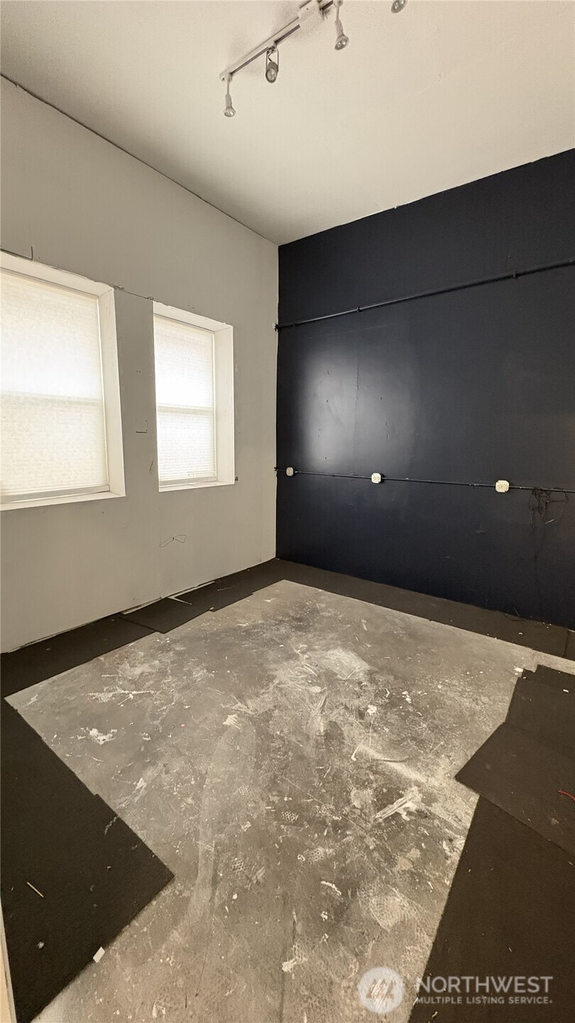 501 E 34th Street Property Photo 12