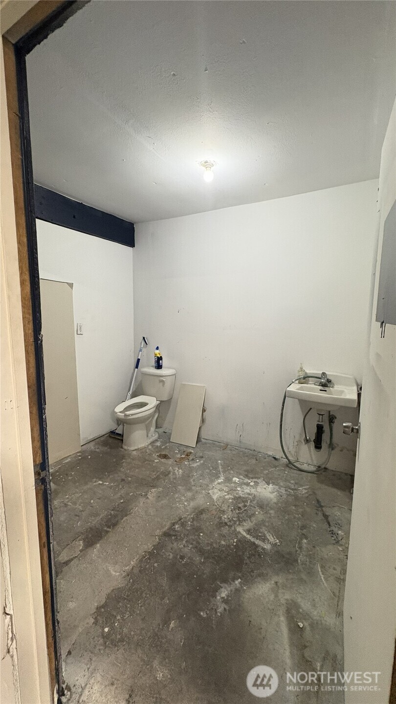 501 E 34th Street Property Photo 15