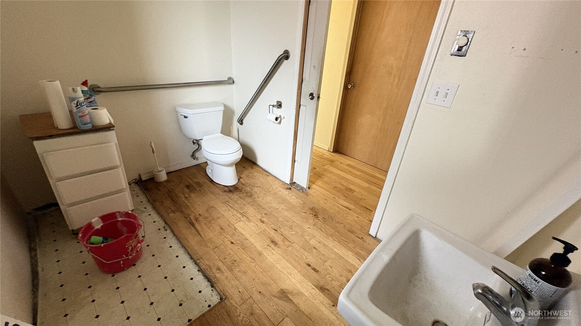 501 E 34th Street Property Photo 24