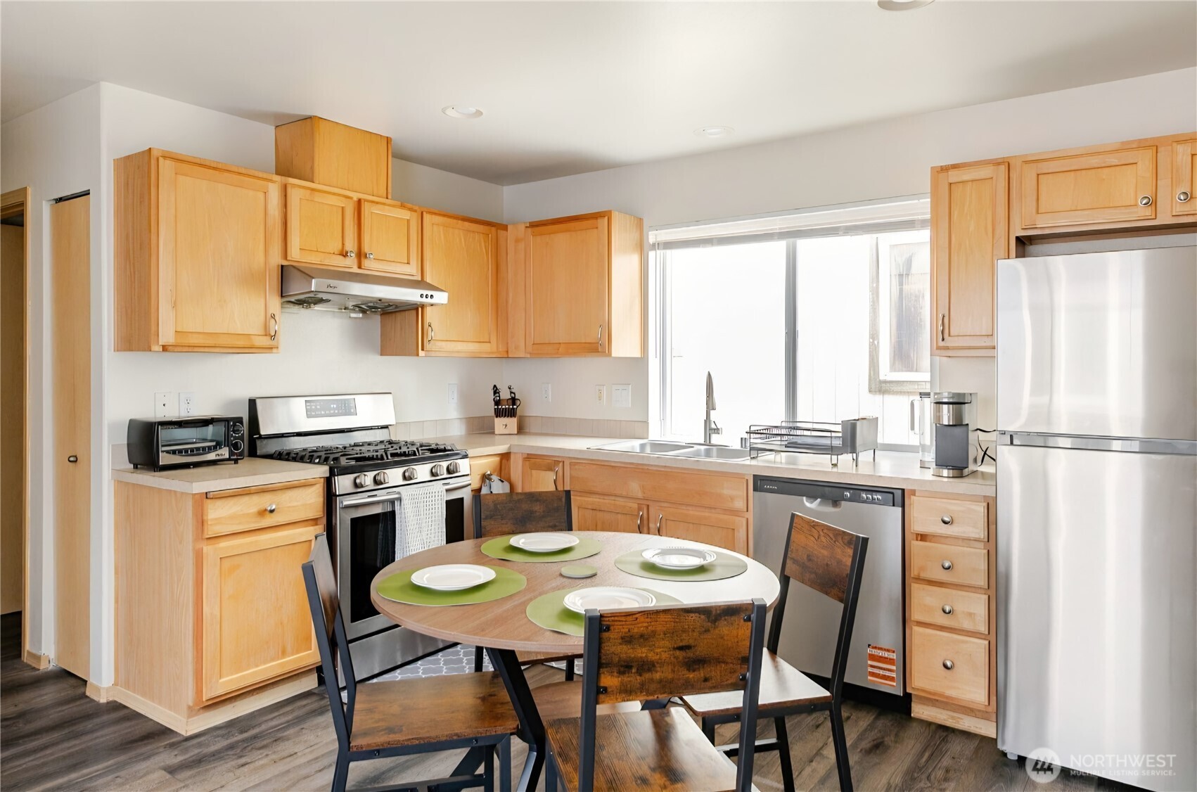 10047 17th Avenue Property Photo 9