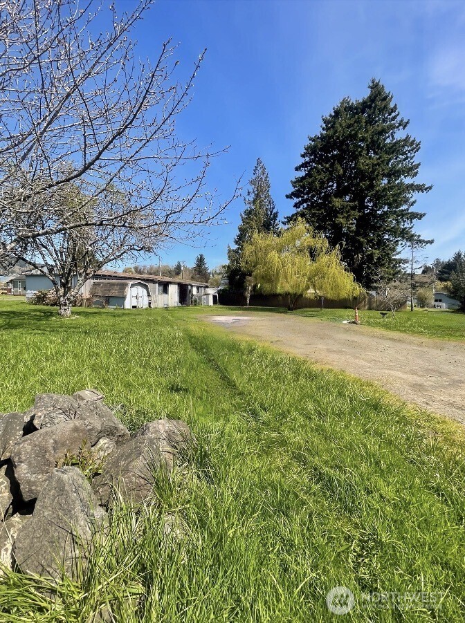 604 Oregon Avenue Property Photo 6
