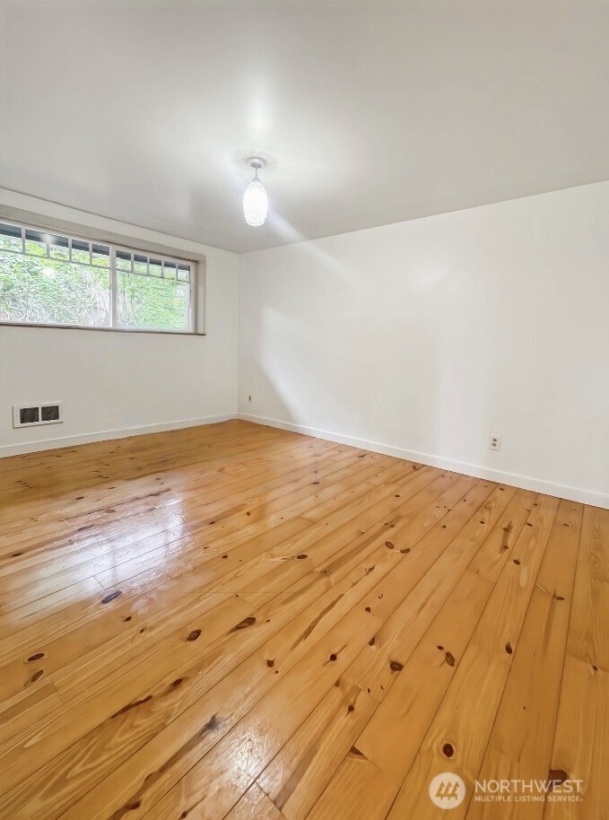 182 State Route 105 Property Photo 17