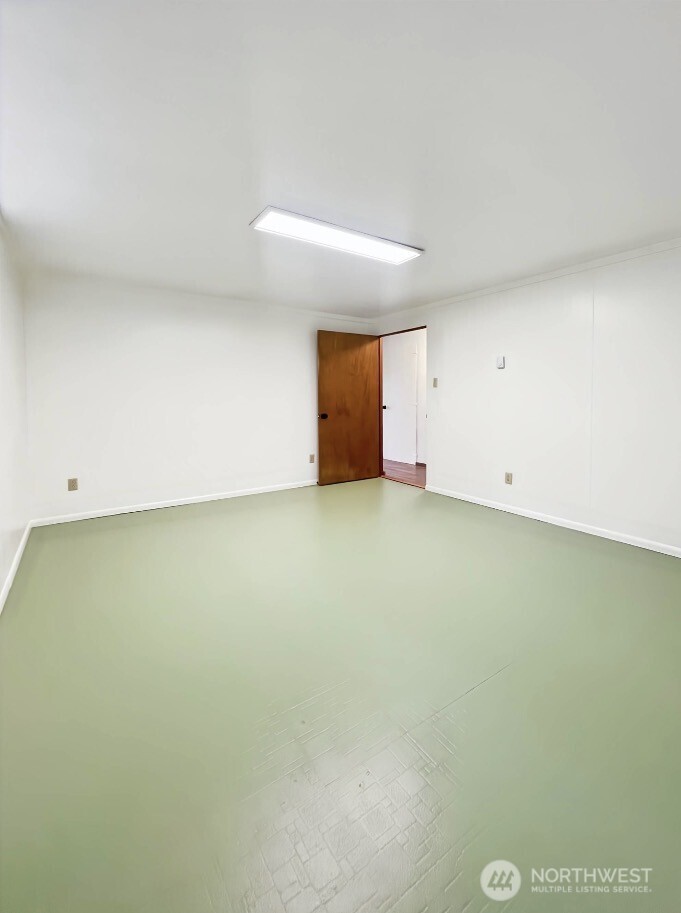 182 State Route 105 Property Photo 27