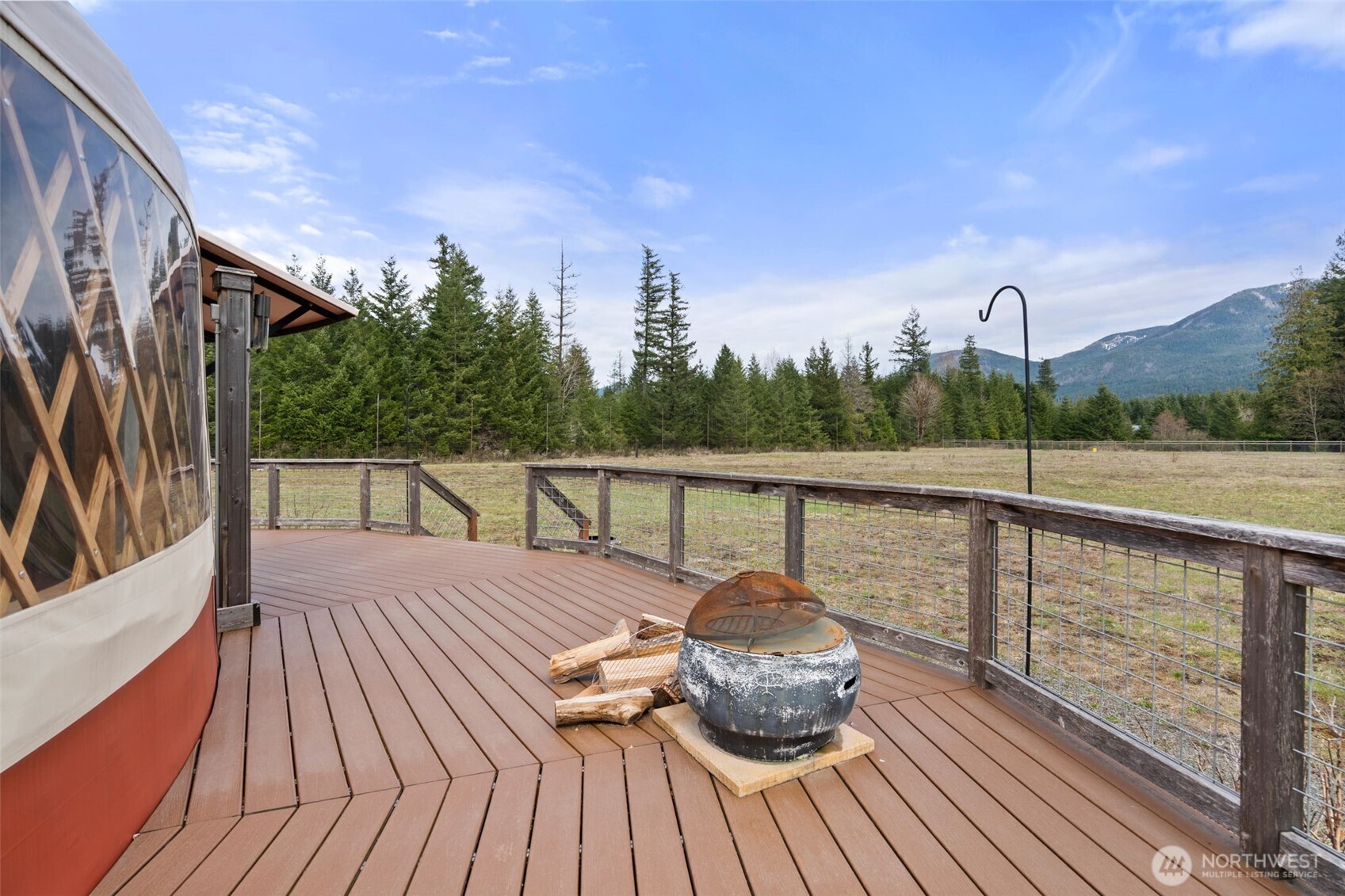 216 Eagle Peak Drive Property Photo 9