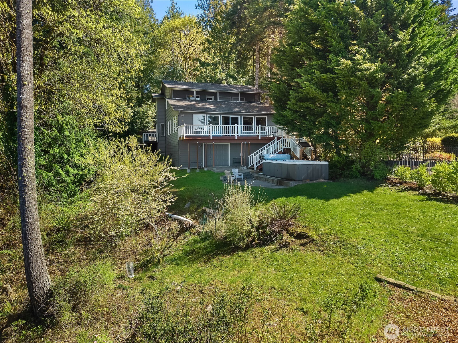 5023 Cooper Point Road Property Photo 32