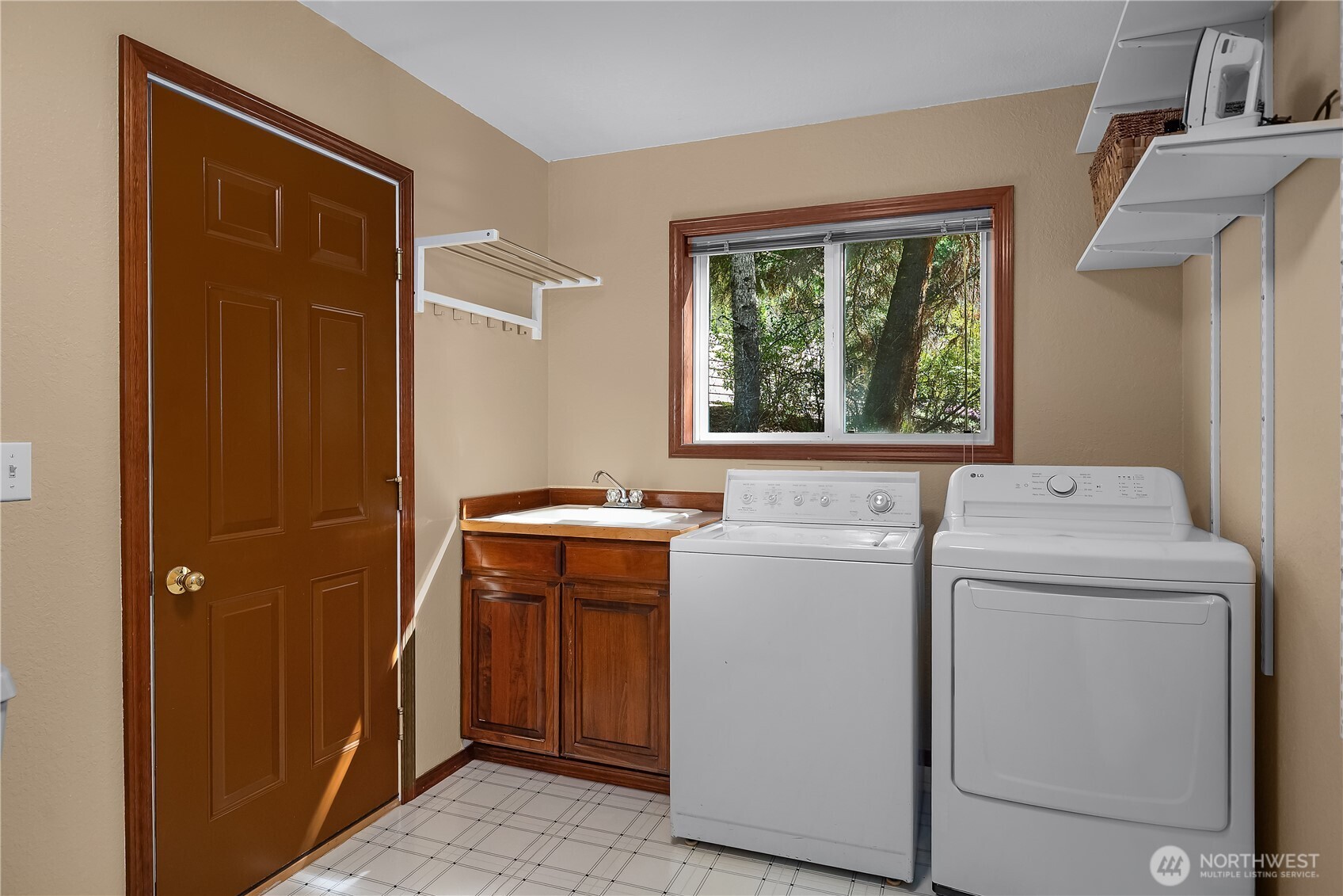 5023 Cooper Point Road Property Photo 34