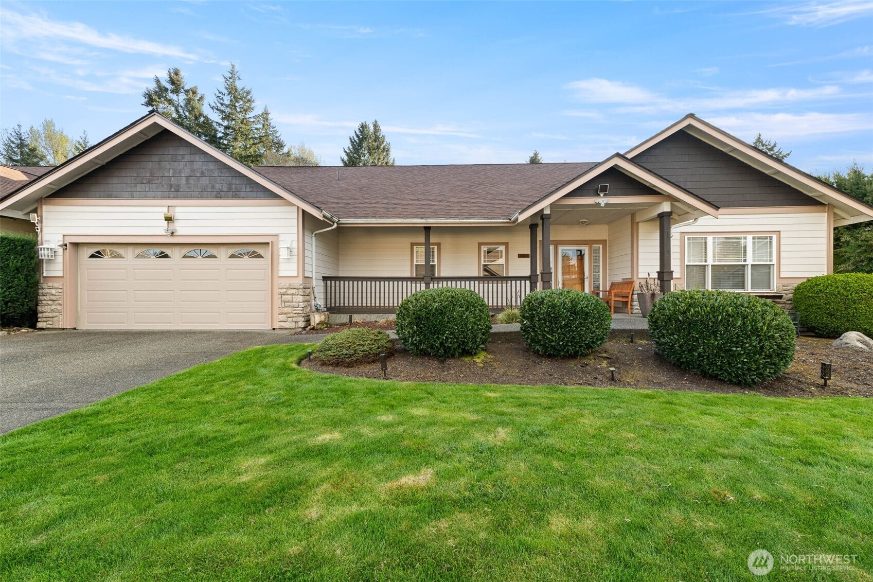 9069 Eagle Point Loop Road Property Photo 1