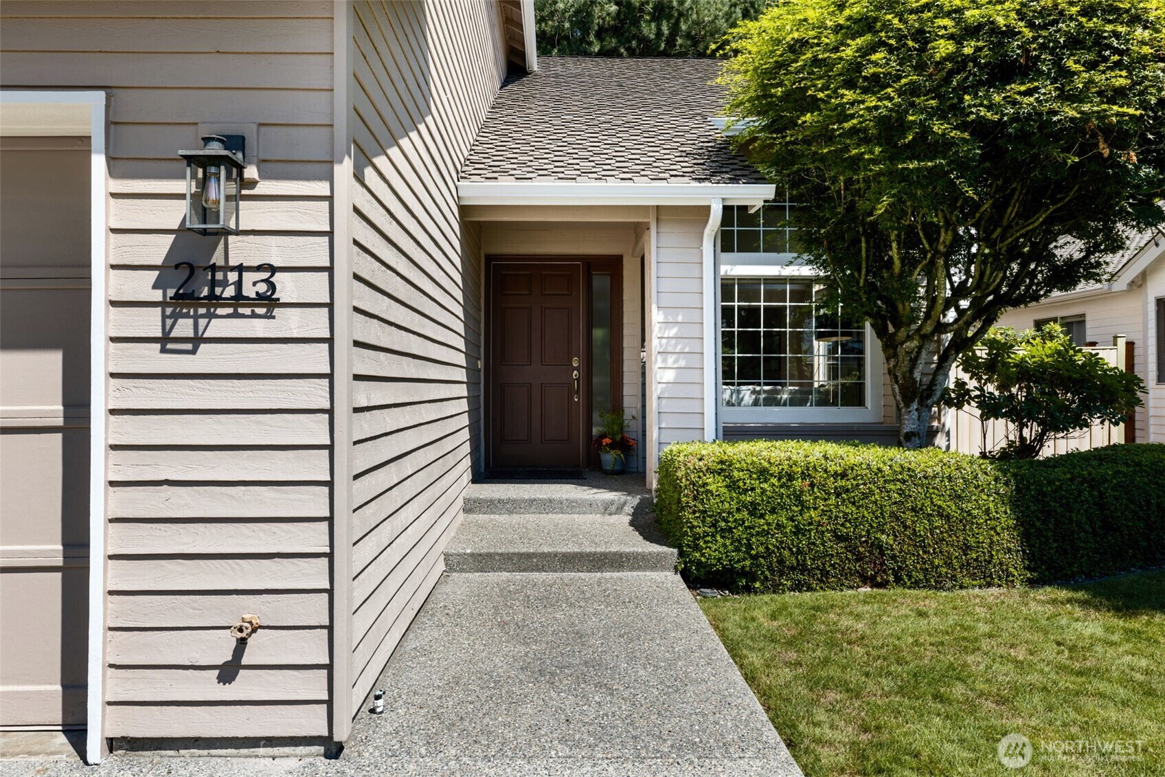 2113 162nd Place Property Photo 2