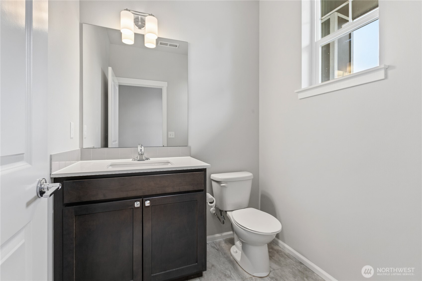 2906 S 135th Street Property Photo 11