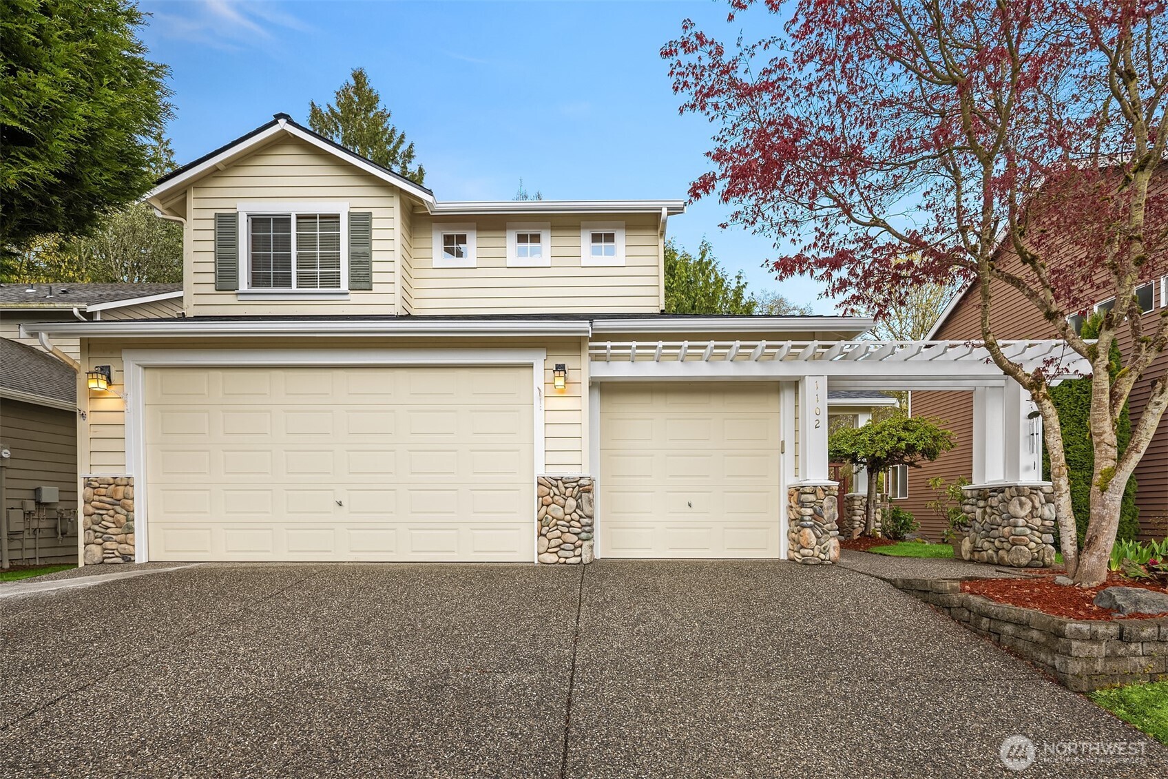 1102 185th Street Property Photo 1