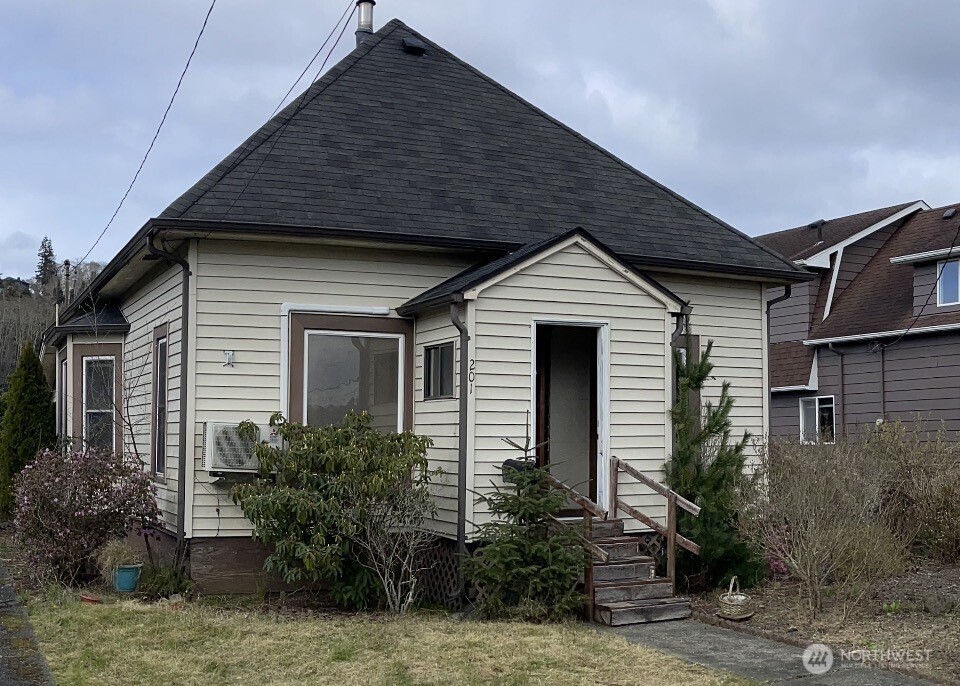 201 Emerson Avenue Property Photo 1