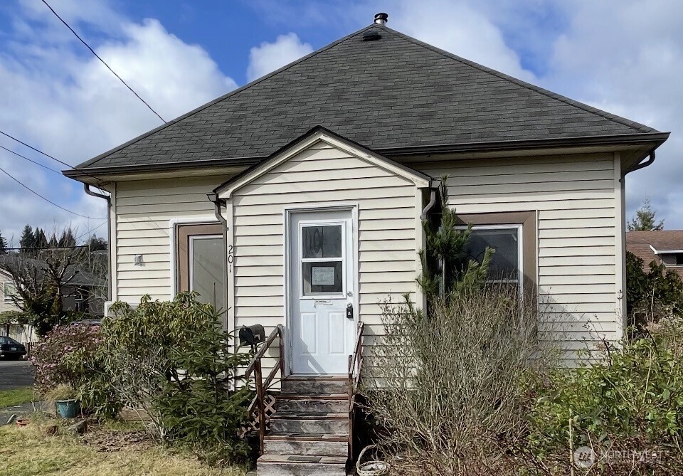 201 Emerson Avenue Property Photo 4