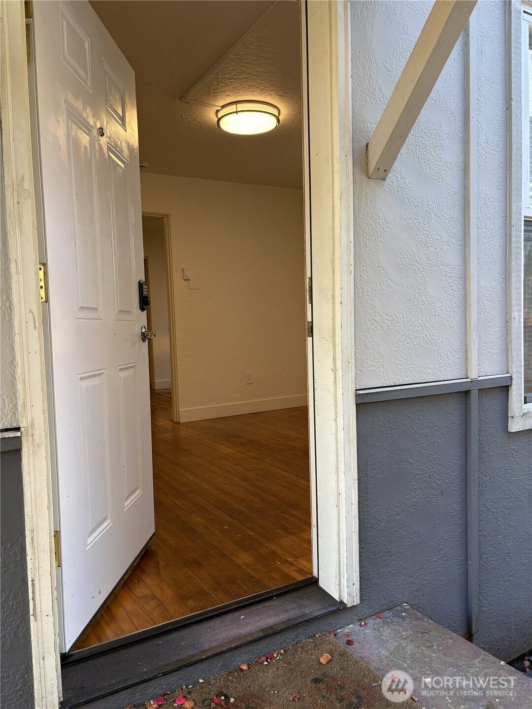 2110 Ne 85th Street Property Photo 8