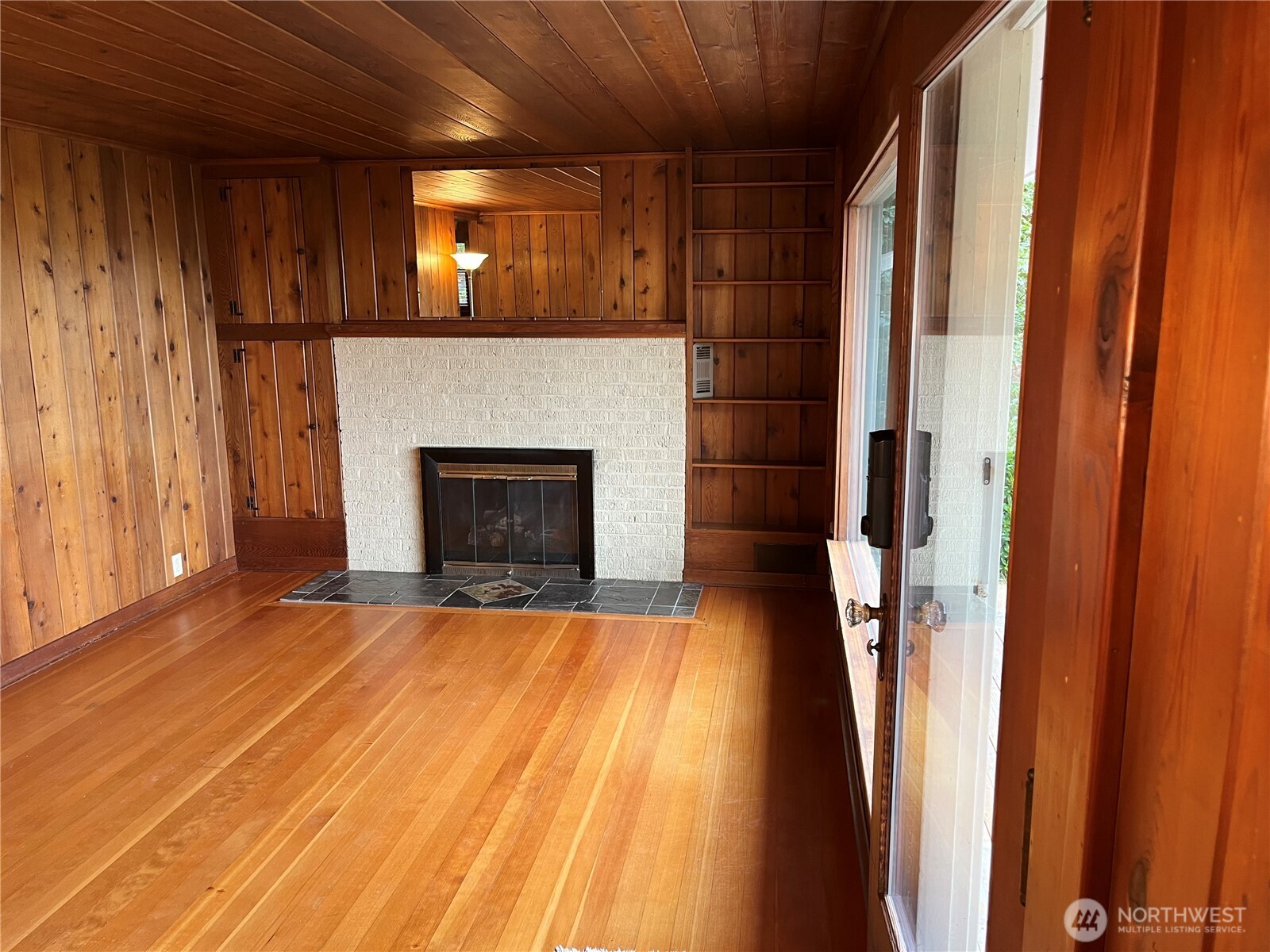 10427 Powell Drive Property Photo 8