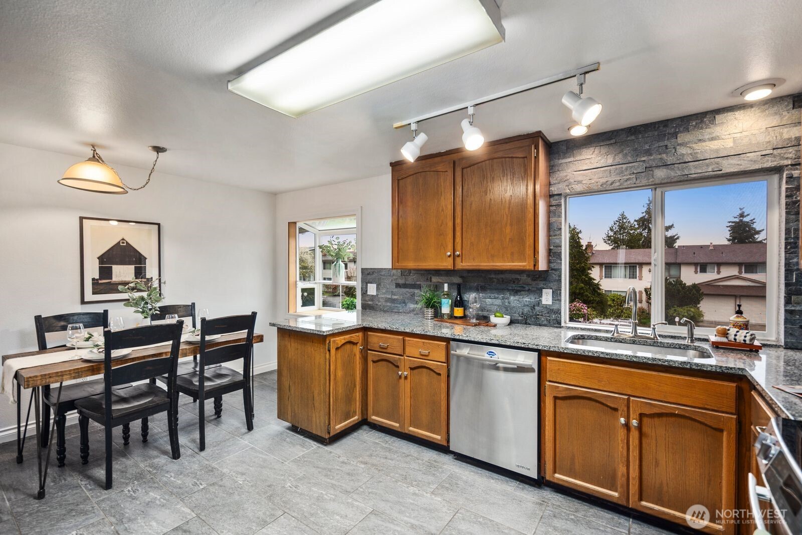 27525 12th Place Property Photo 15