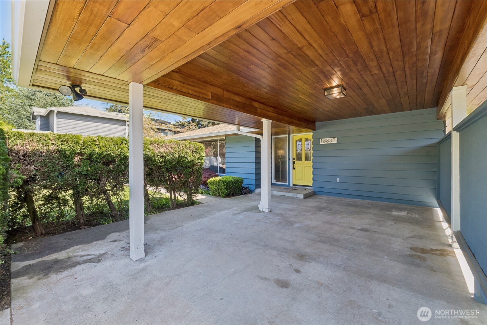 18832 1st Place Property Photo 2