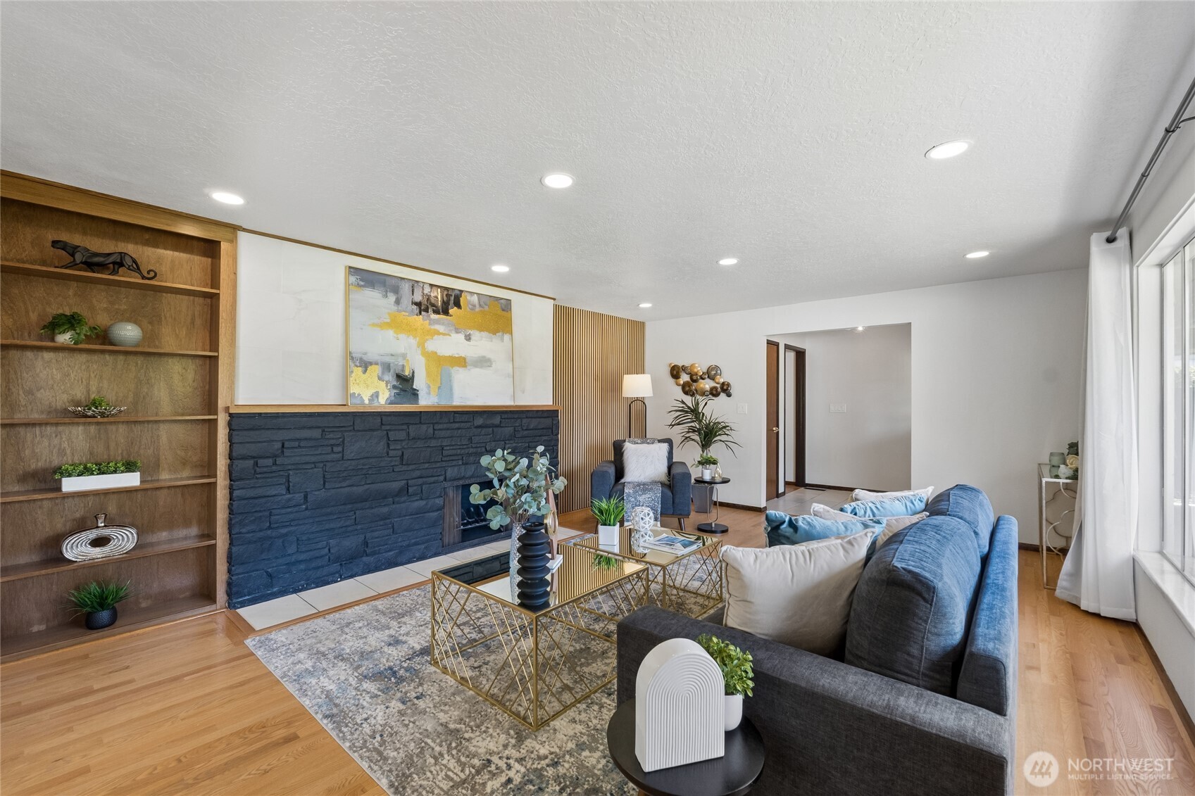 18832 1st Place Property Photo 5