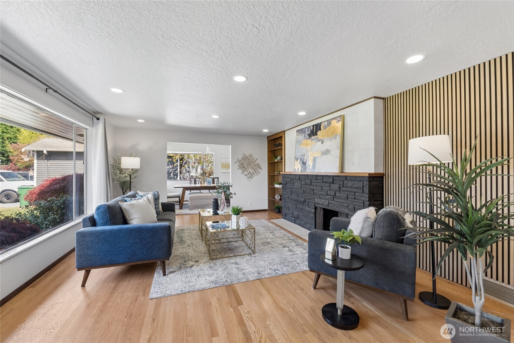 18832 1st Place Property Photo 6