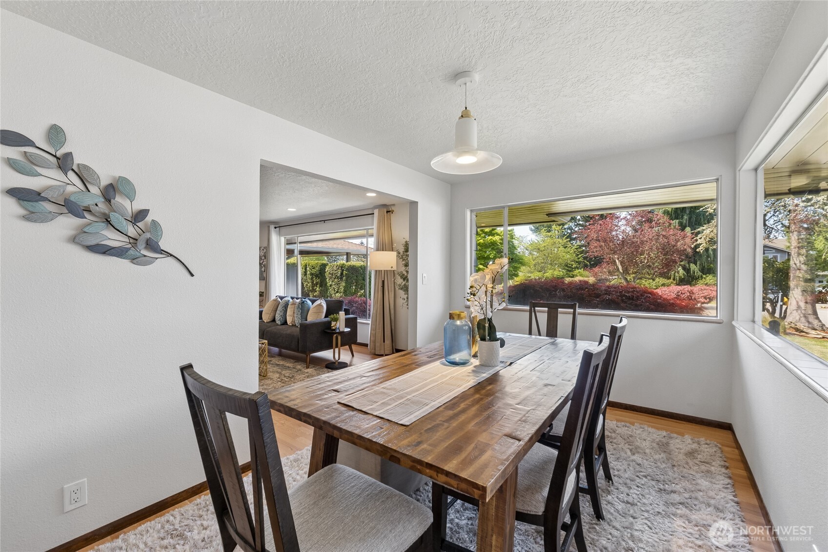 18832 1st Place Property Photo 7