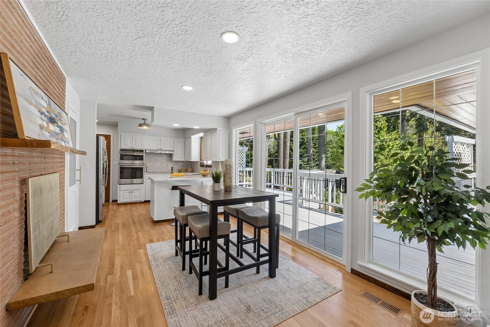 18832 1st Place Property Photo 9