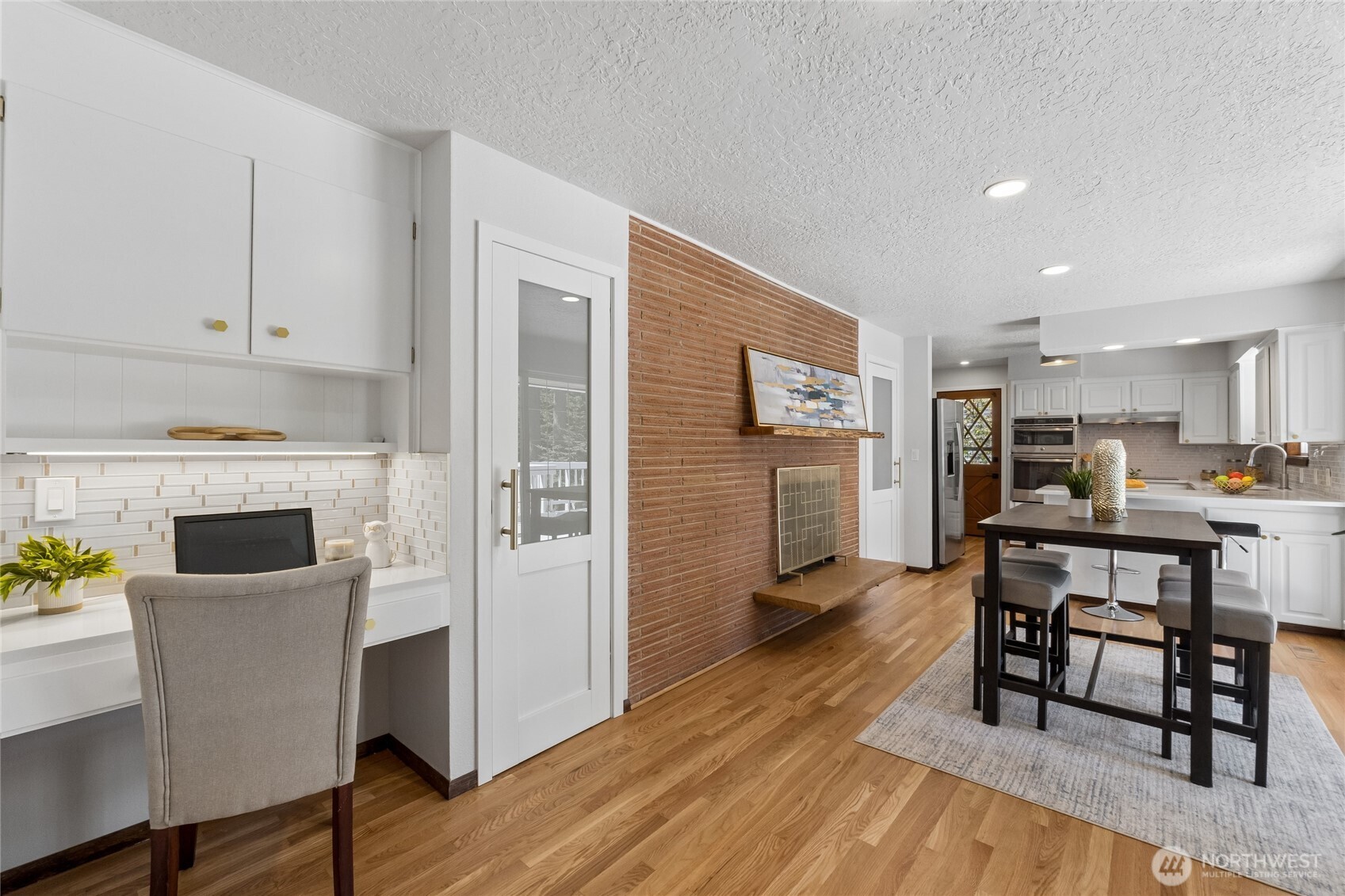 18832 1st Place Property Photo 10