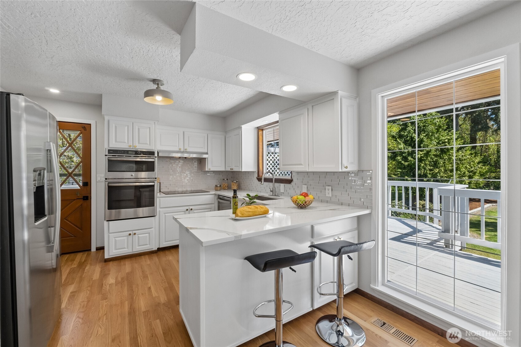 18832 1st Place Property Photo 12