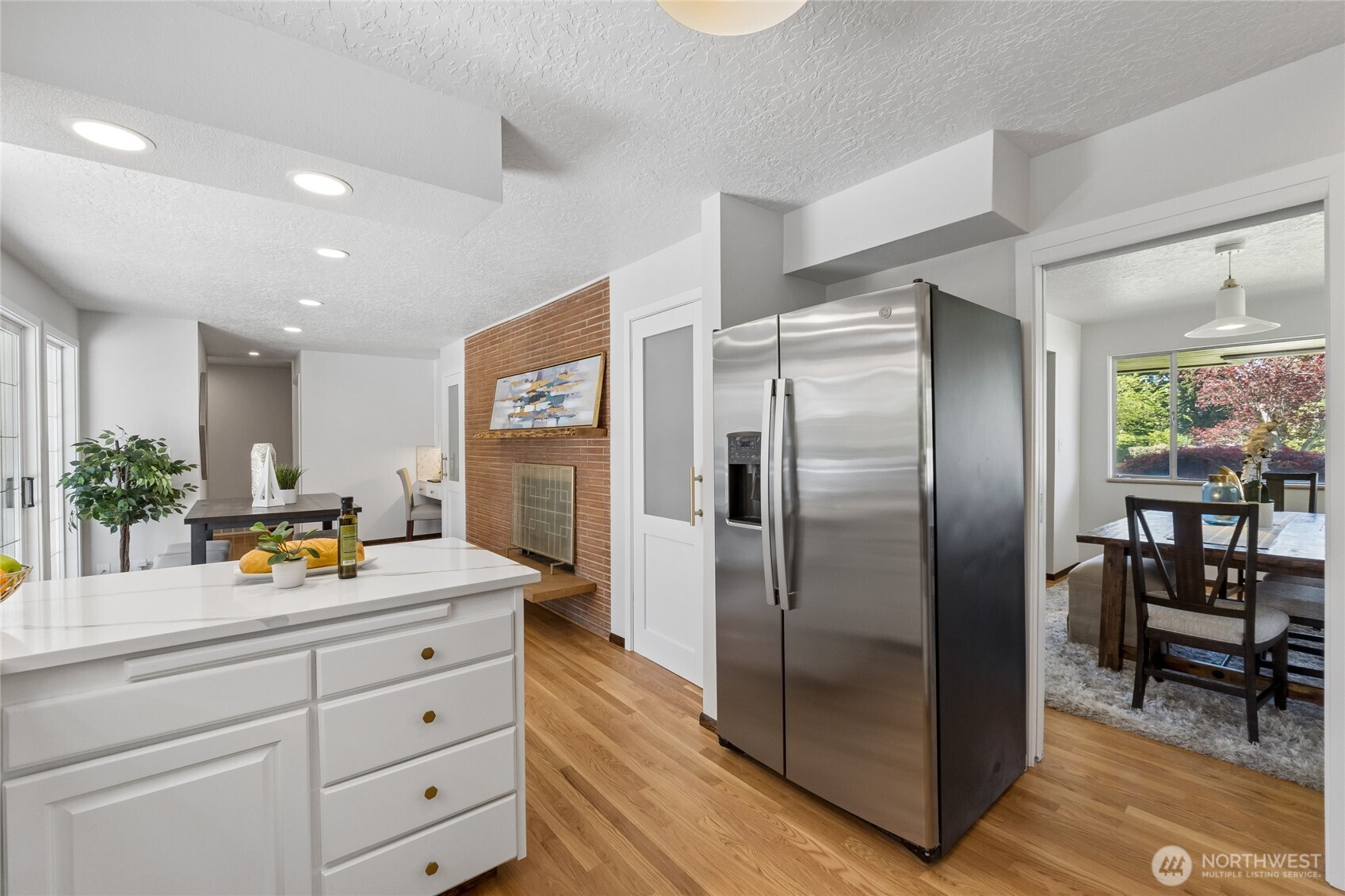 18832 1st Place Property Photo 15