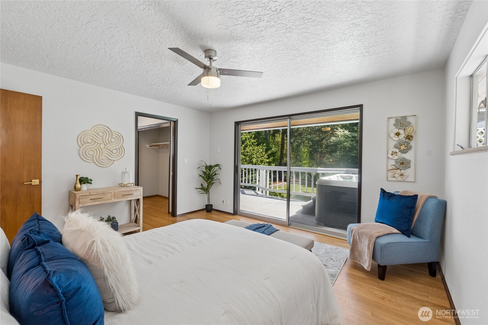 18832 1st Place Property Photo 16