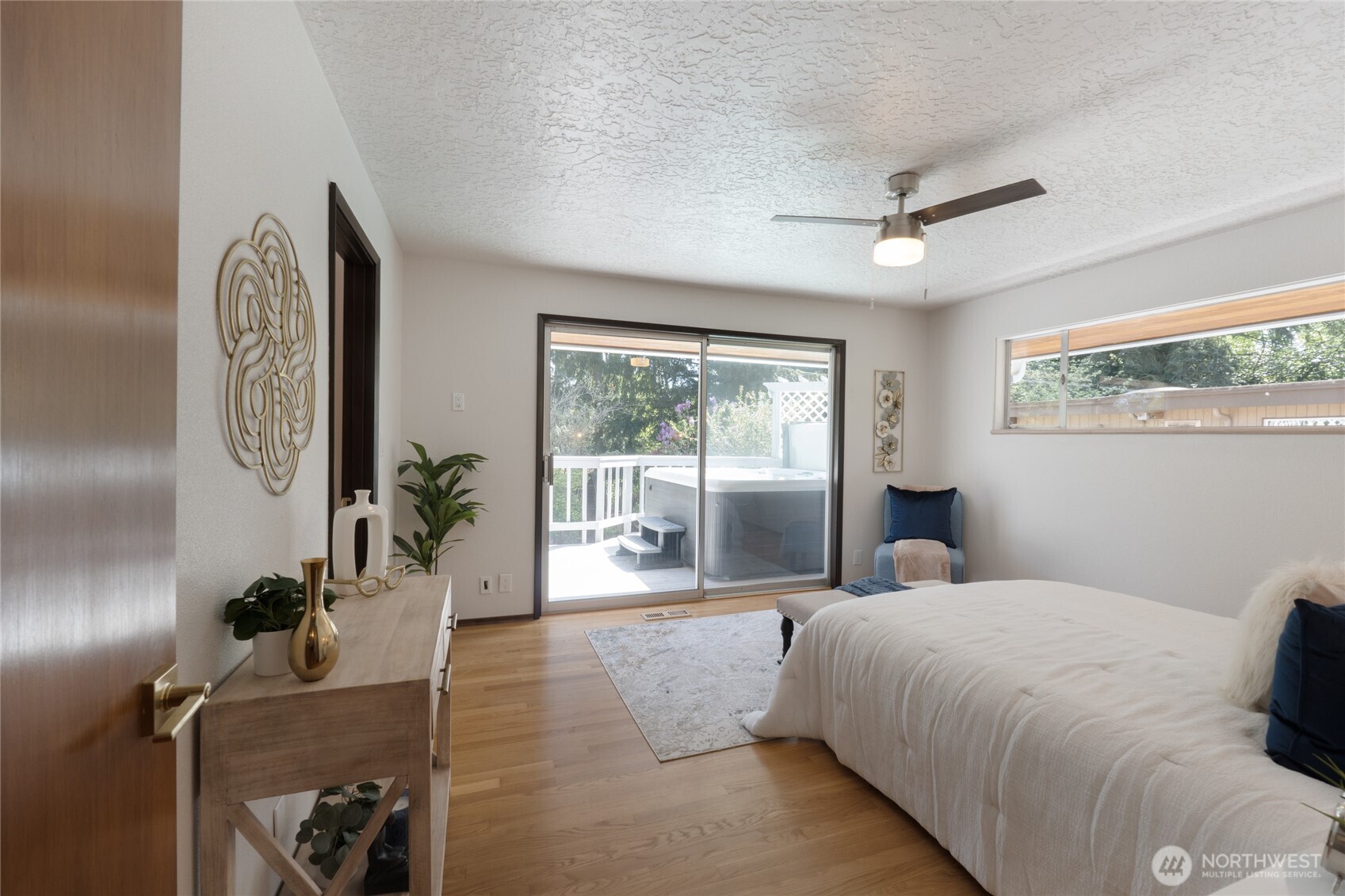 18832 1st Place Property Photo 17