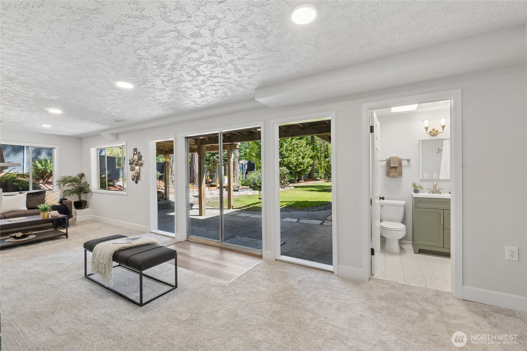 18832 1st Place Property Photo 28