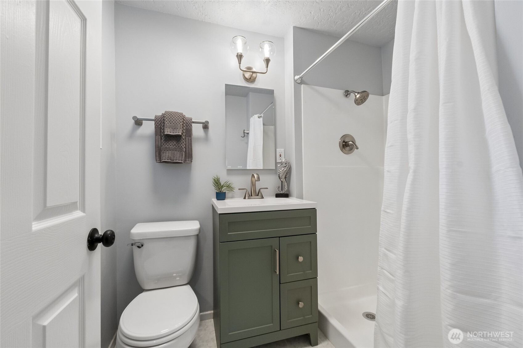 18832 1st Place Property Photo 29