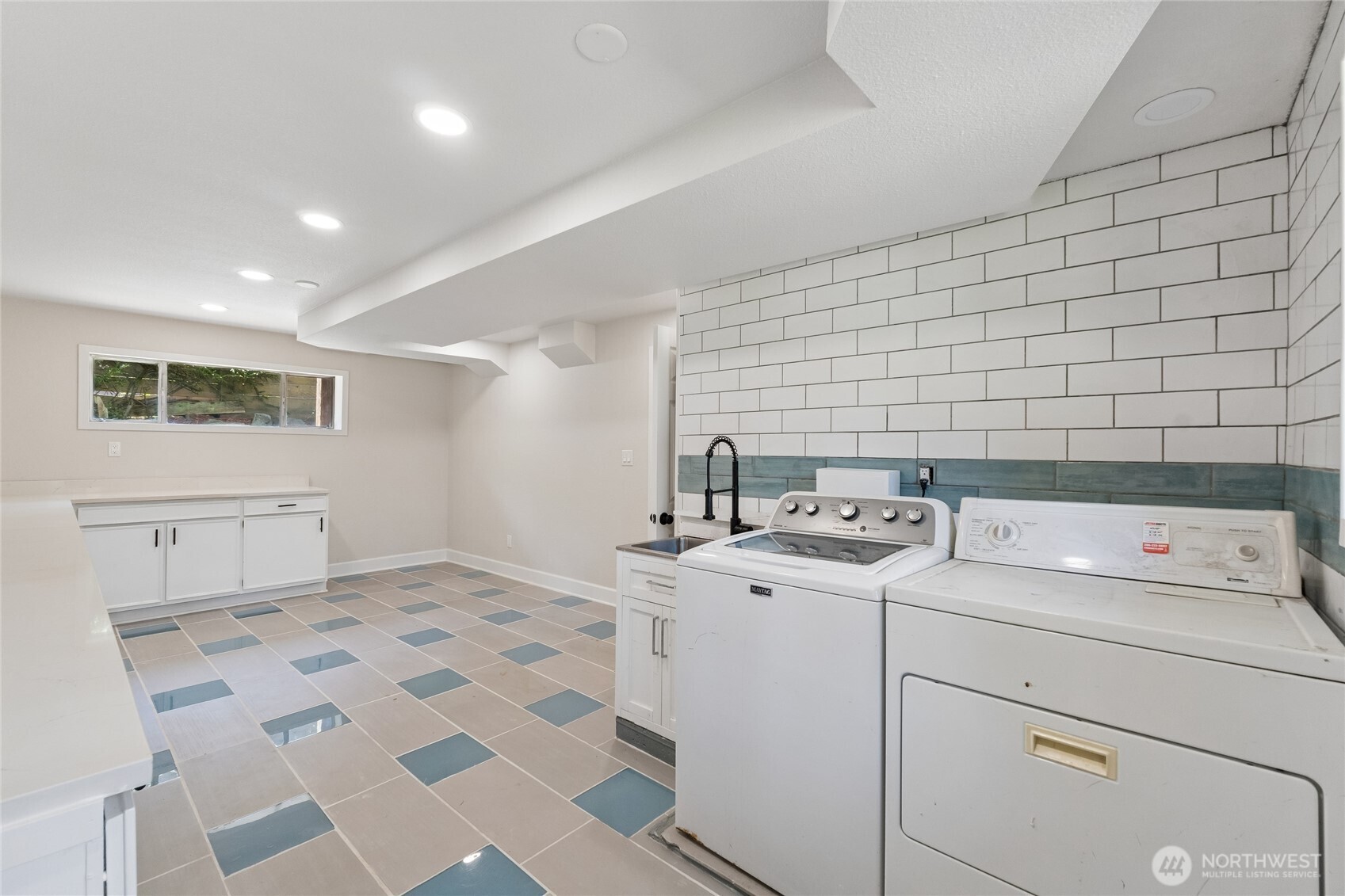 18832 1st Place Property Photo 35
