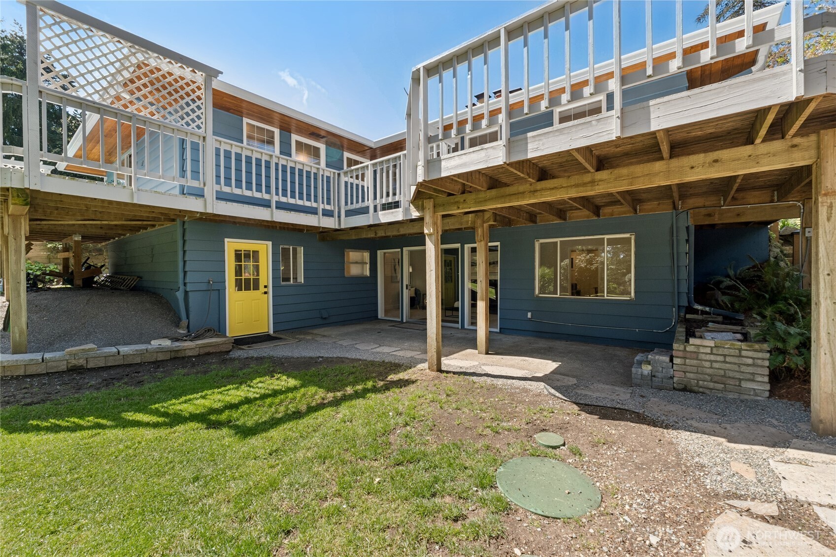 18832 1st Place Property Photo 38