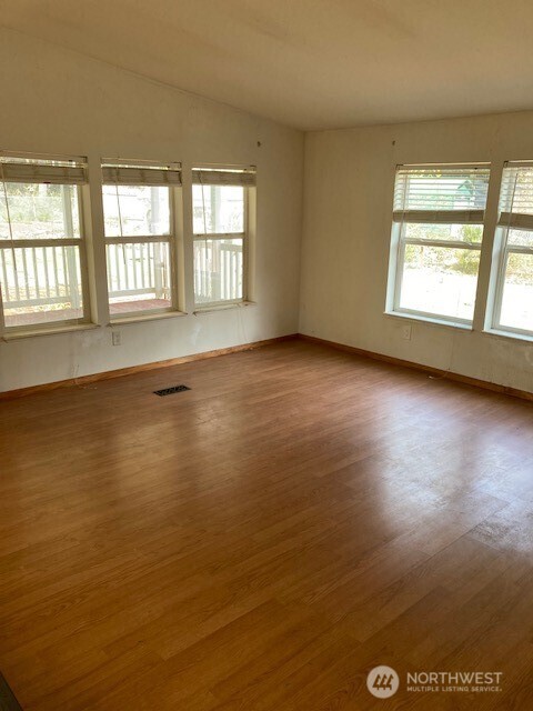 301 N Chinook Drive Property Photo 4