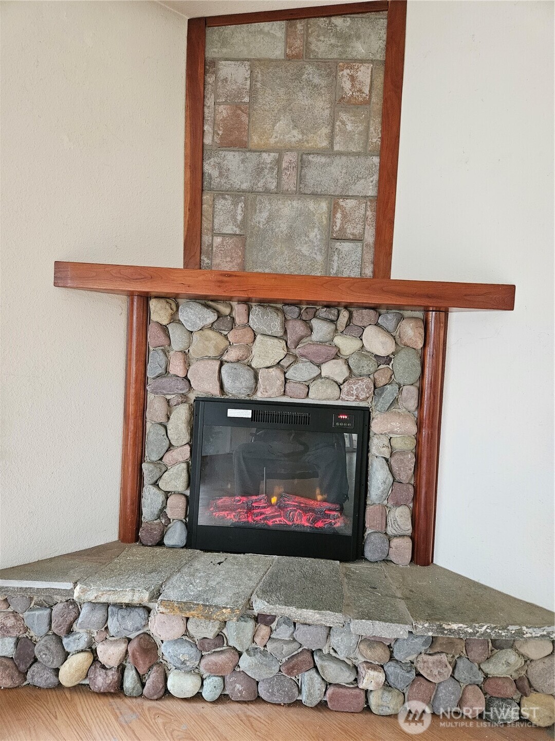 301 N Chinook Drive Property Photo 5