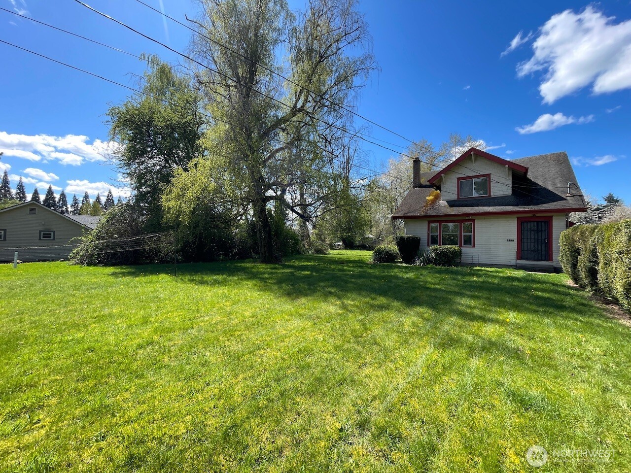 8818 E D Street Property Photo 5