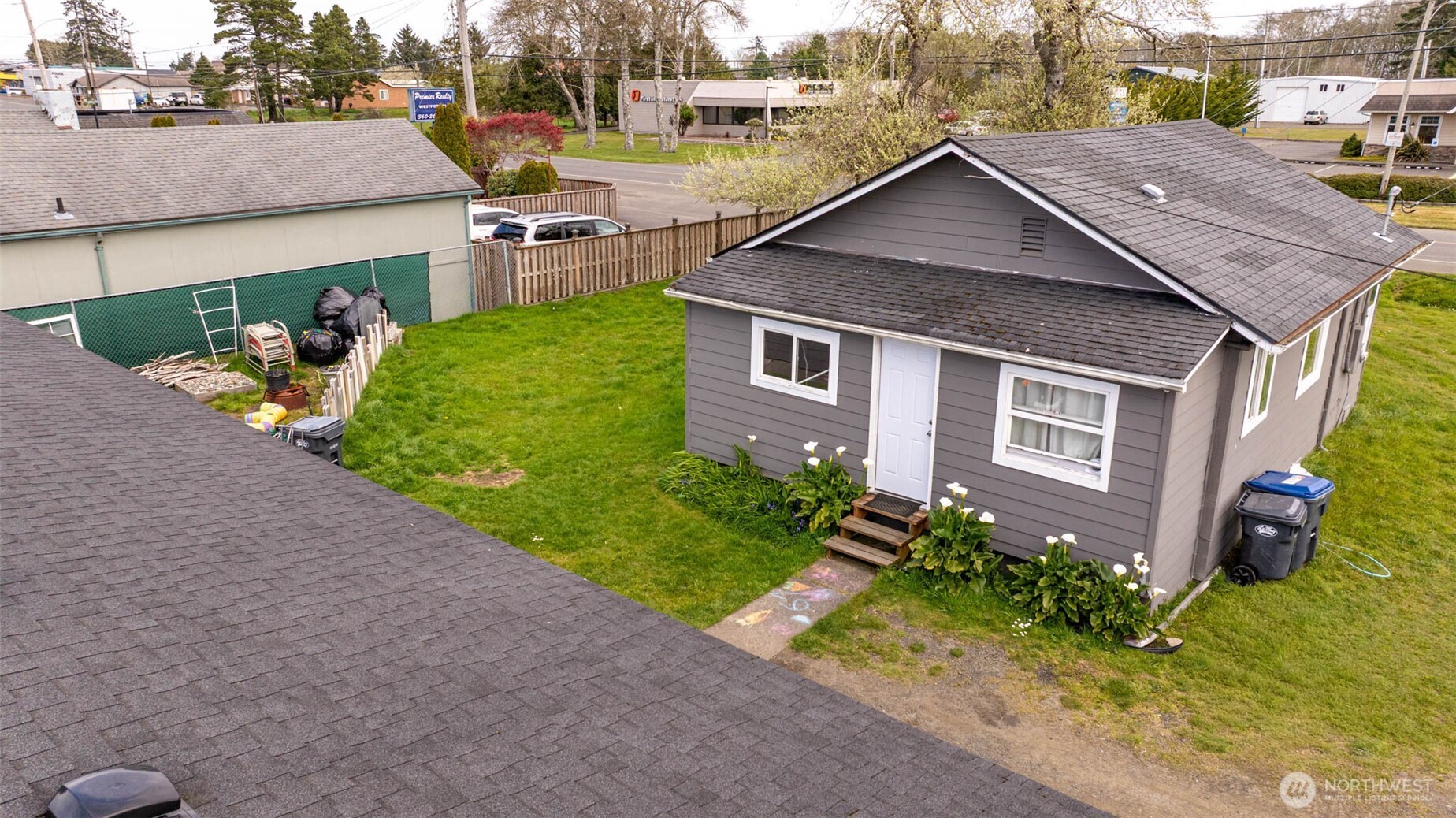 605 N Montesano Street Property Photo 6