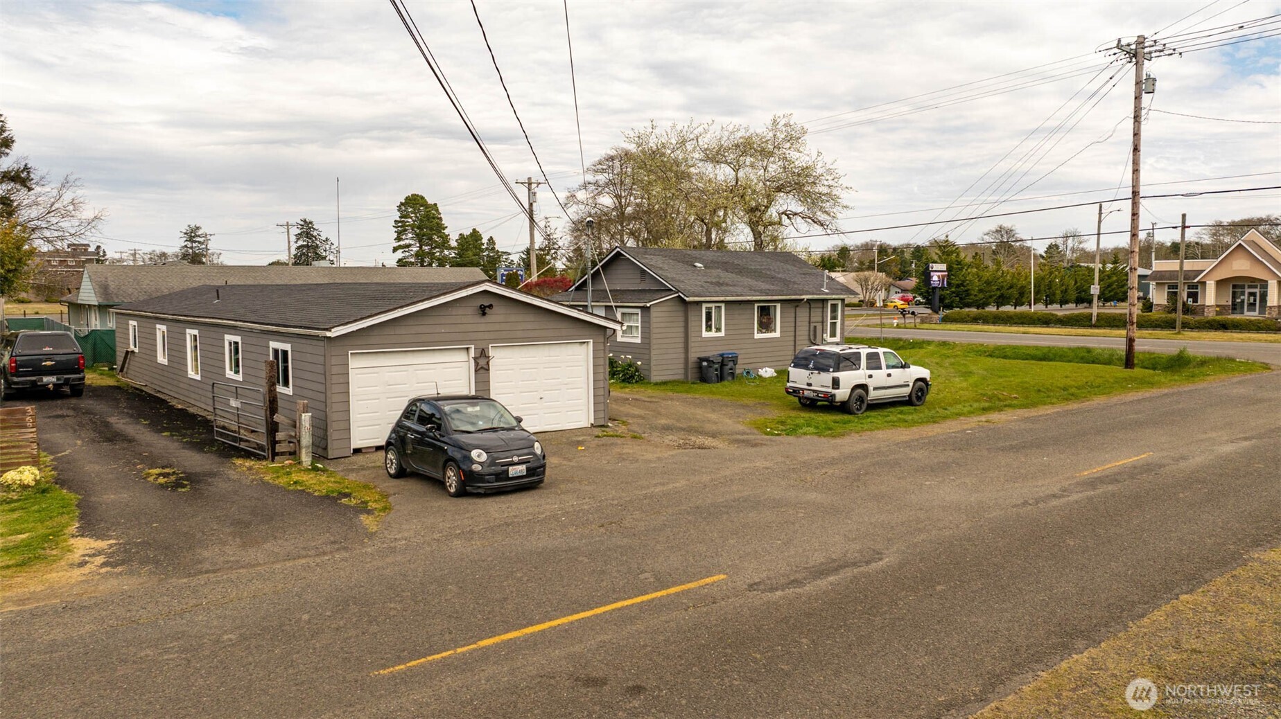 605 N Montesano Street Property Photo 11