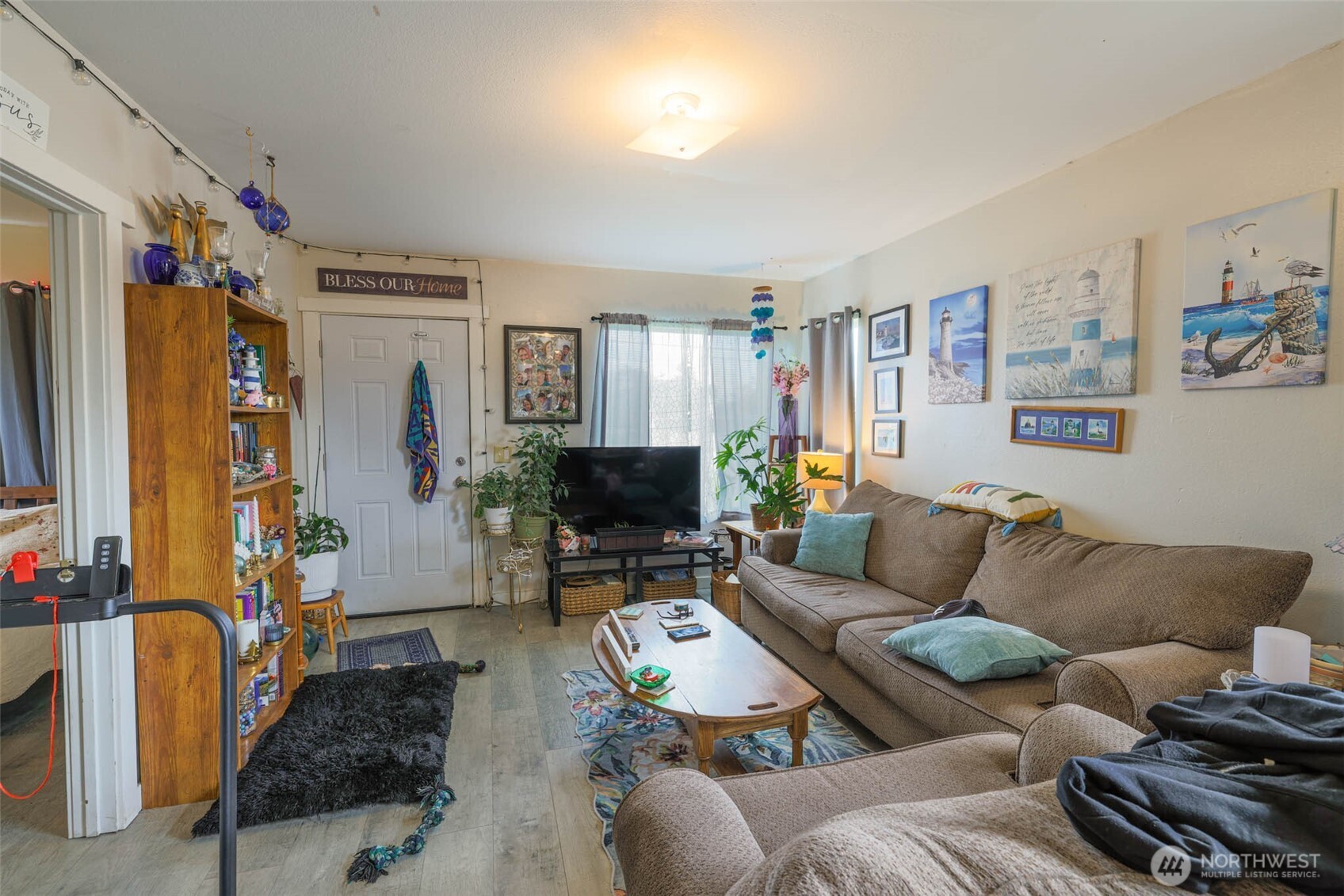 605 N Montesano Street Property Photo 20